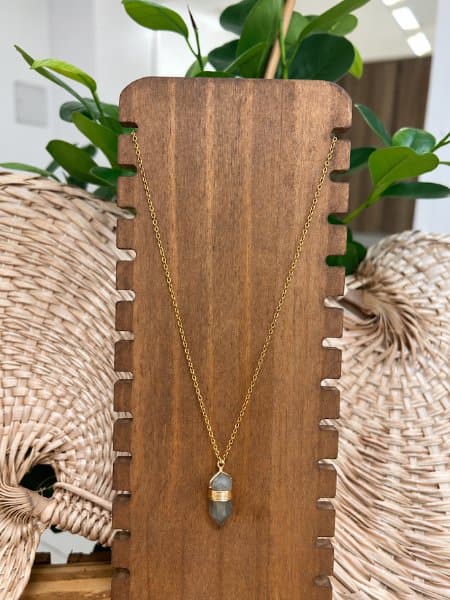 Colar Boho Dourado com Labradorita