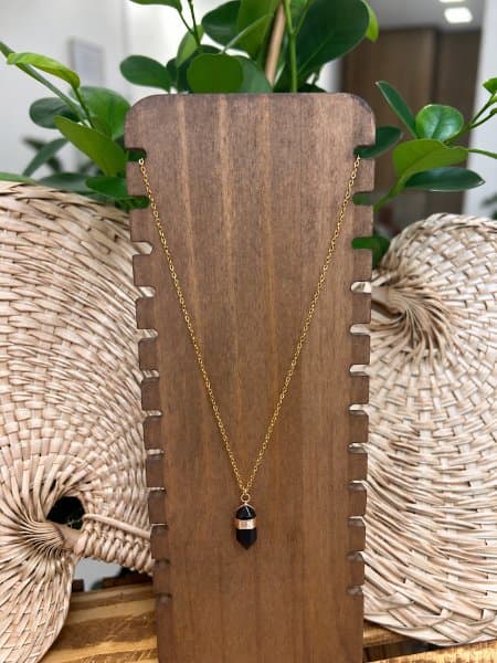 Colar Boho Dourado com Obsidiana Negra